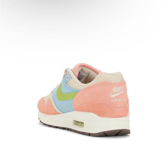 Nike - Picture 5 of 6